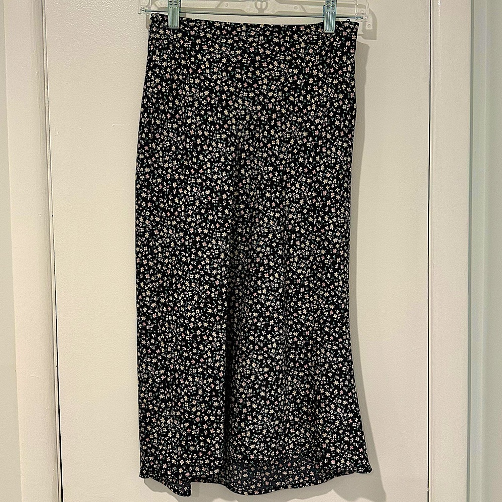 H&M Floral Midi Skirt - Picture 2 of 5